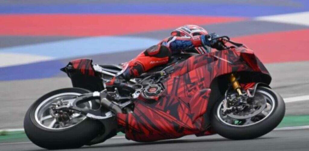 imagem Ducati Panigale V4 R