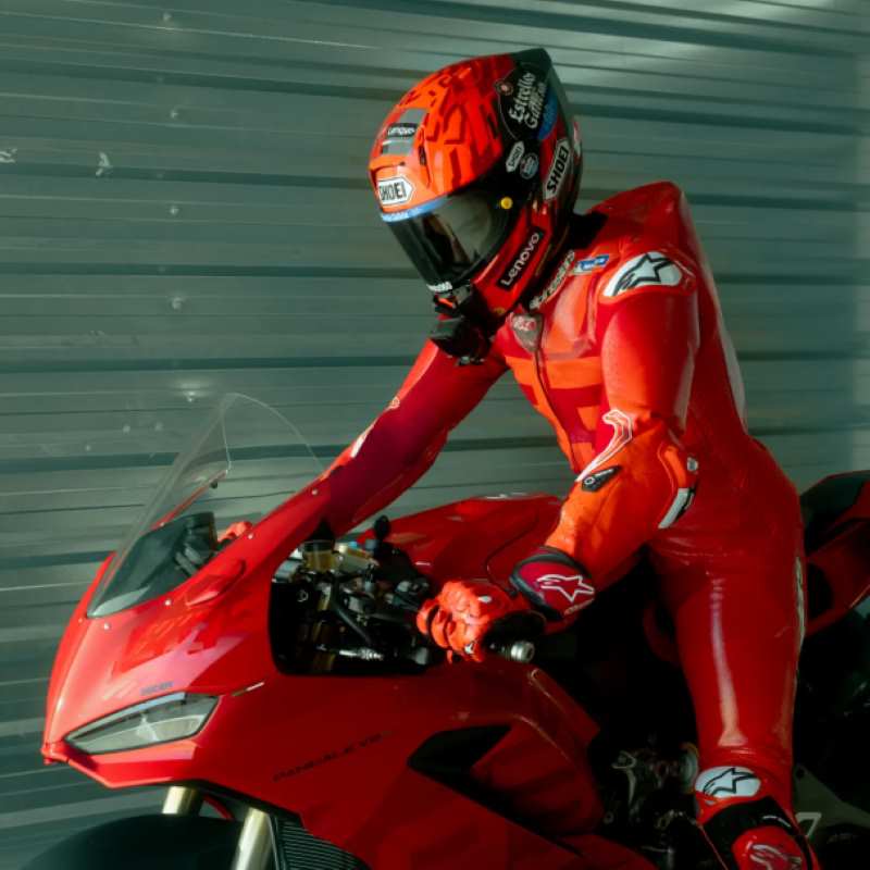 imagem marc márquez na ducati com a Insta360 Ace Pro 2 MM93 Edition