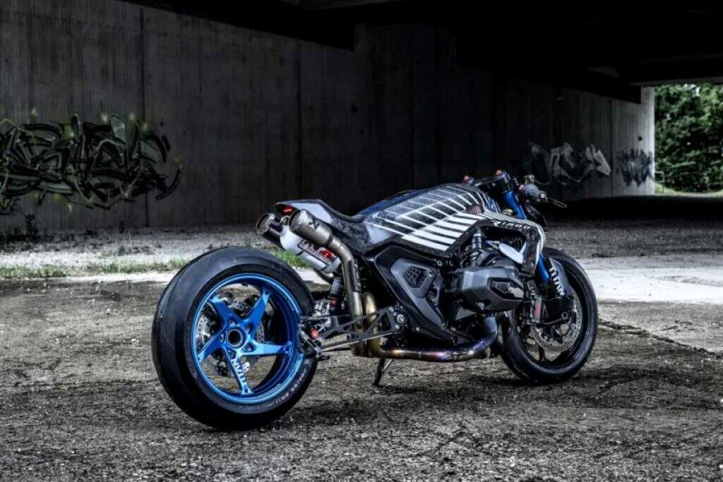 imagem traseira BMW R 1300 R "TITAN"