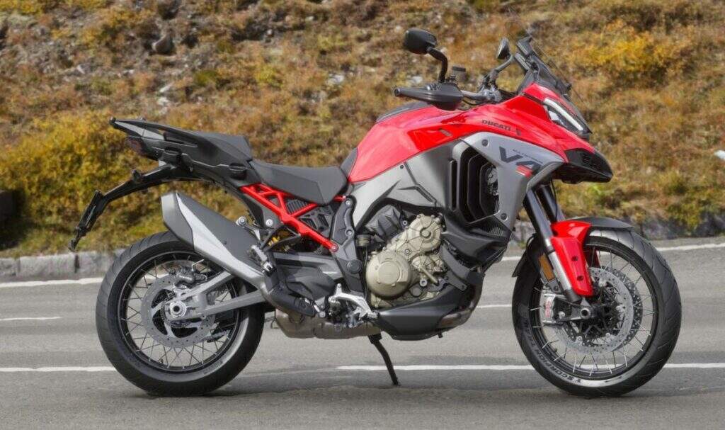 Ducati Multistrada V4S vermelha