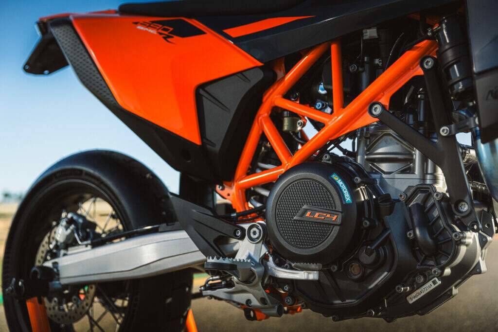 Motor LC4 é o coração das KTM 690 Enduro R e 690 SMC R