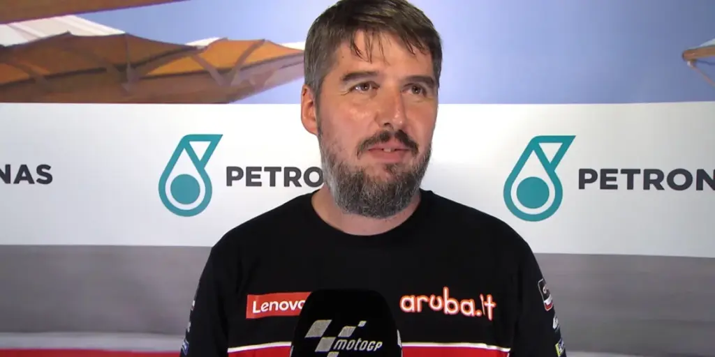 imagem do engenheiro da ducati no wsbk Giulio Nava