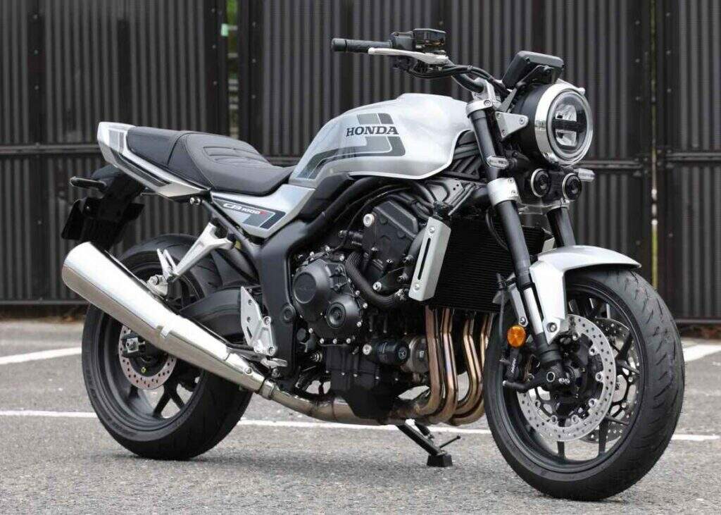 imagem lateral nova Honda CB1000F Concept prata e cinza