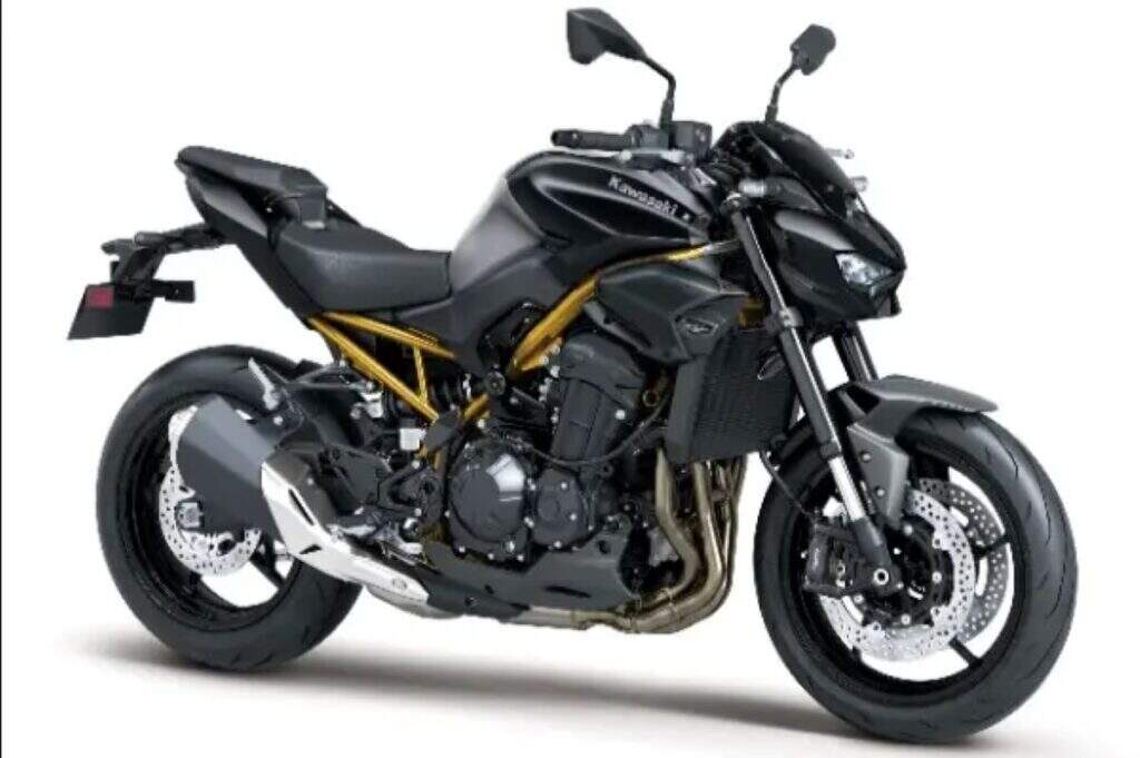 imagem lateral da nova kawasaki z900 2026 black