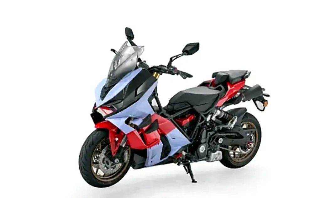 imagem do novo super scooter QJMotor 700 Dragster