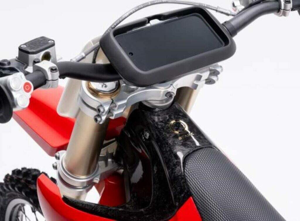 imagem do painel arkenstone da Stark Varg MX 1.2 2026 a moto off-road mais potente do mundo