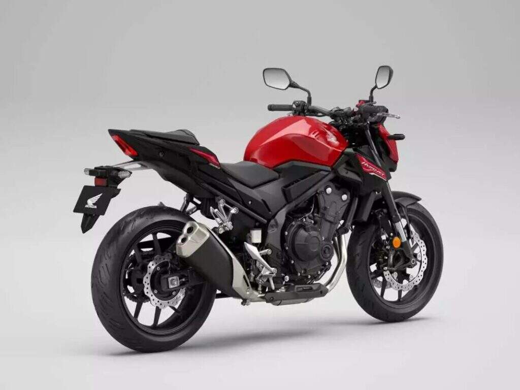 imagem traseira da nova honda cb 500 hornet 2025