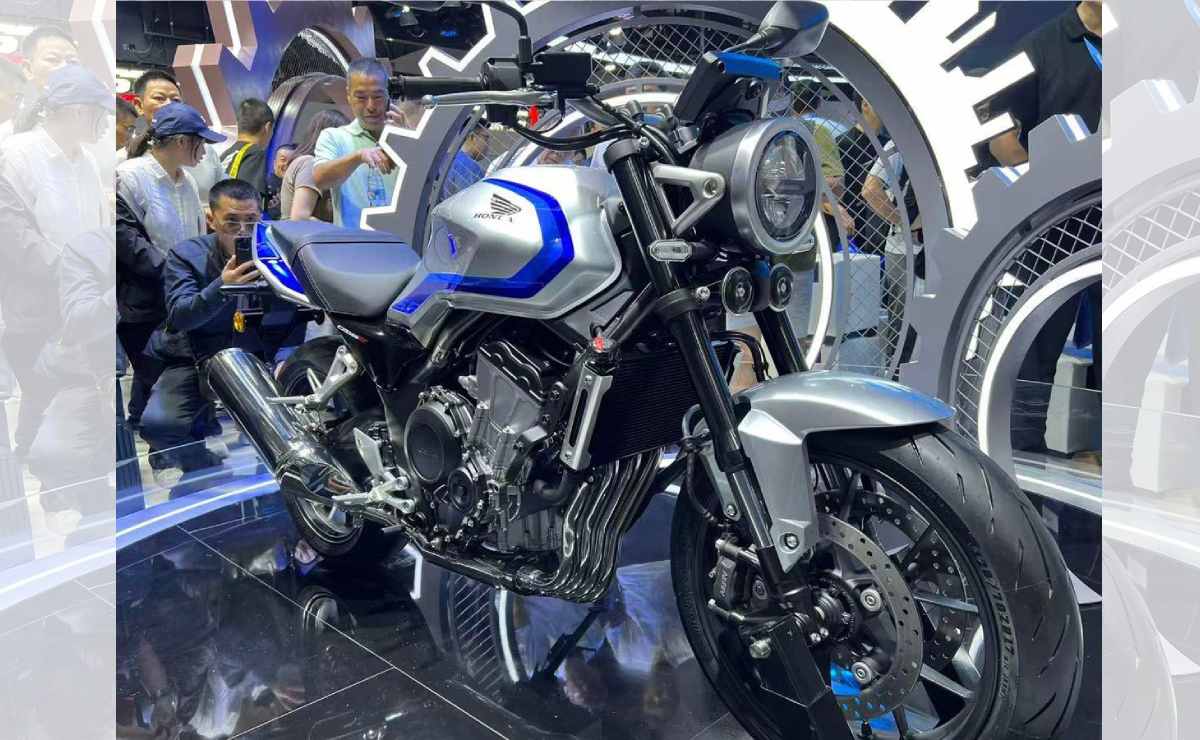 imagem frontal da nova honda cb 500 super four 2026 mostrada no cimashow na china