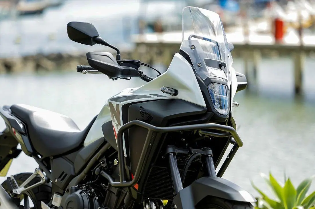imagem da carenagem frontal da nova honda nx 500 2025