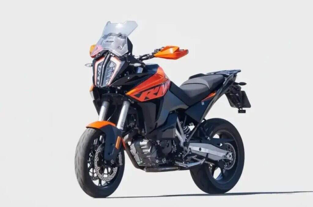 imagem lateral frontal da ktm 1390 smt