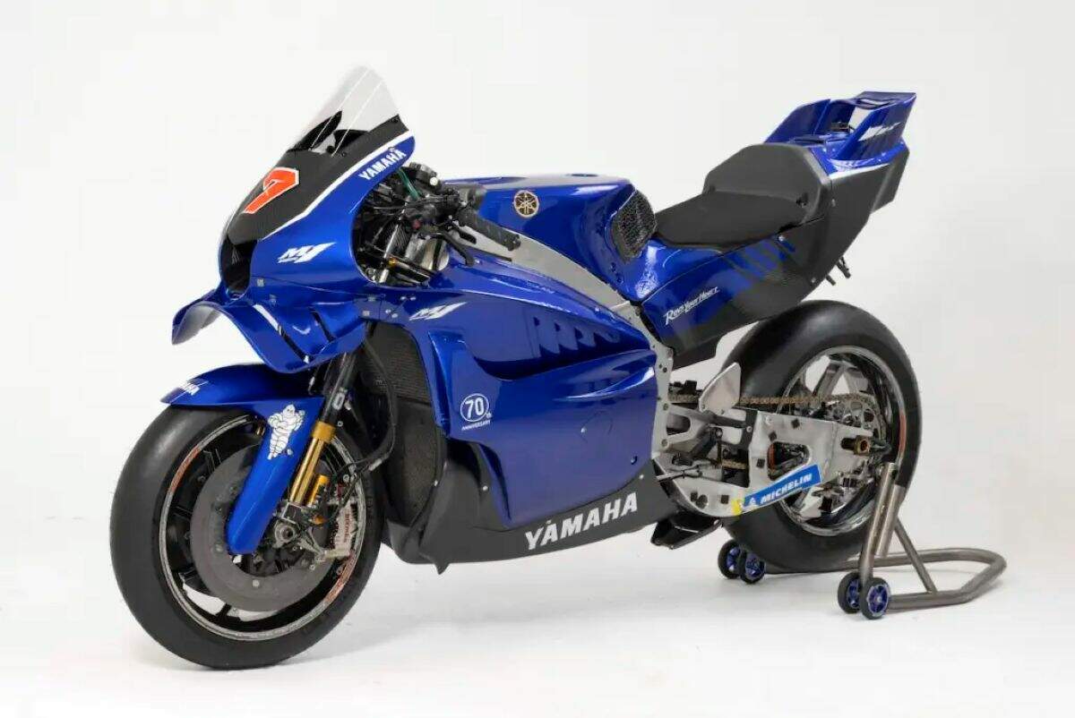 imagem yamaha com novo motor v4 para motogp 2025