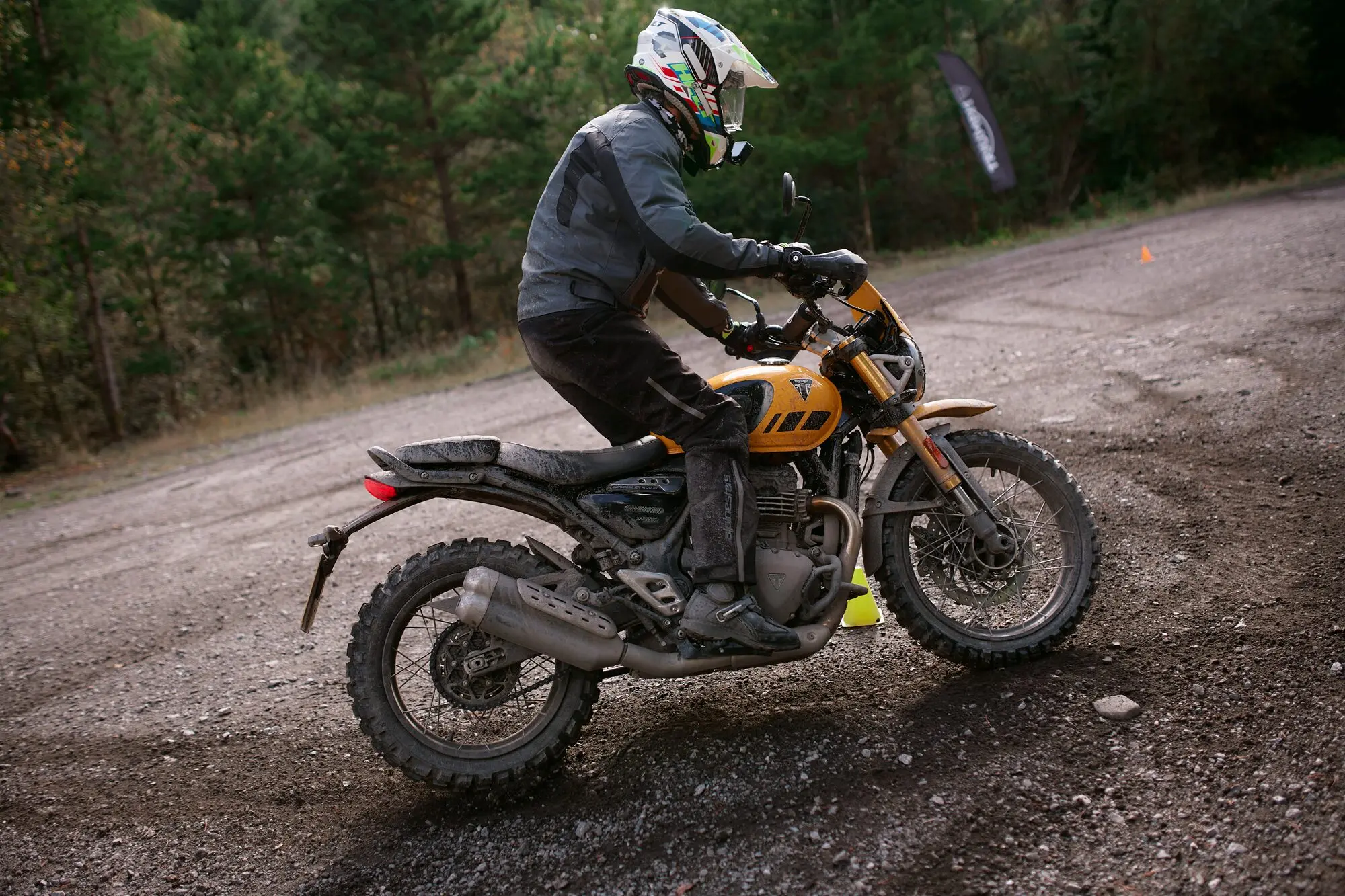 Ciclística Scrambler 400 XC