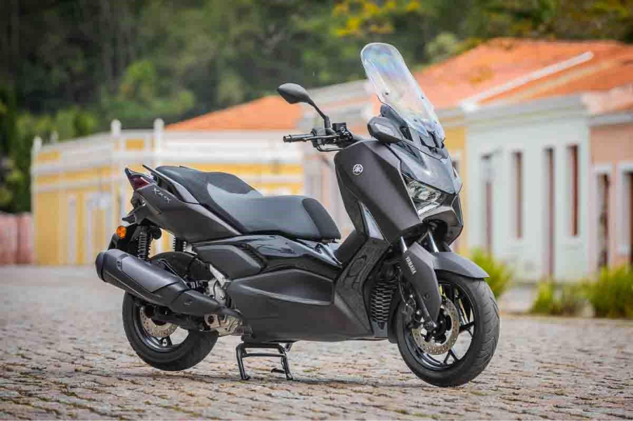 imagem lateral Yamaha XMAX 300 Connected