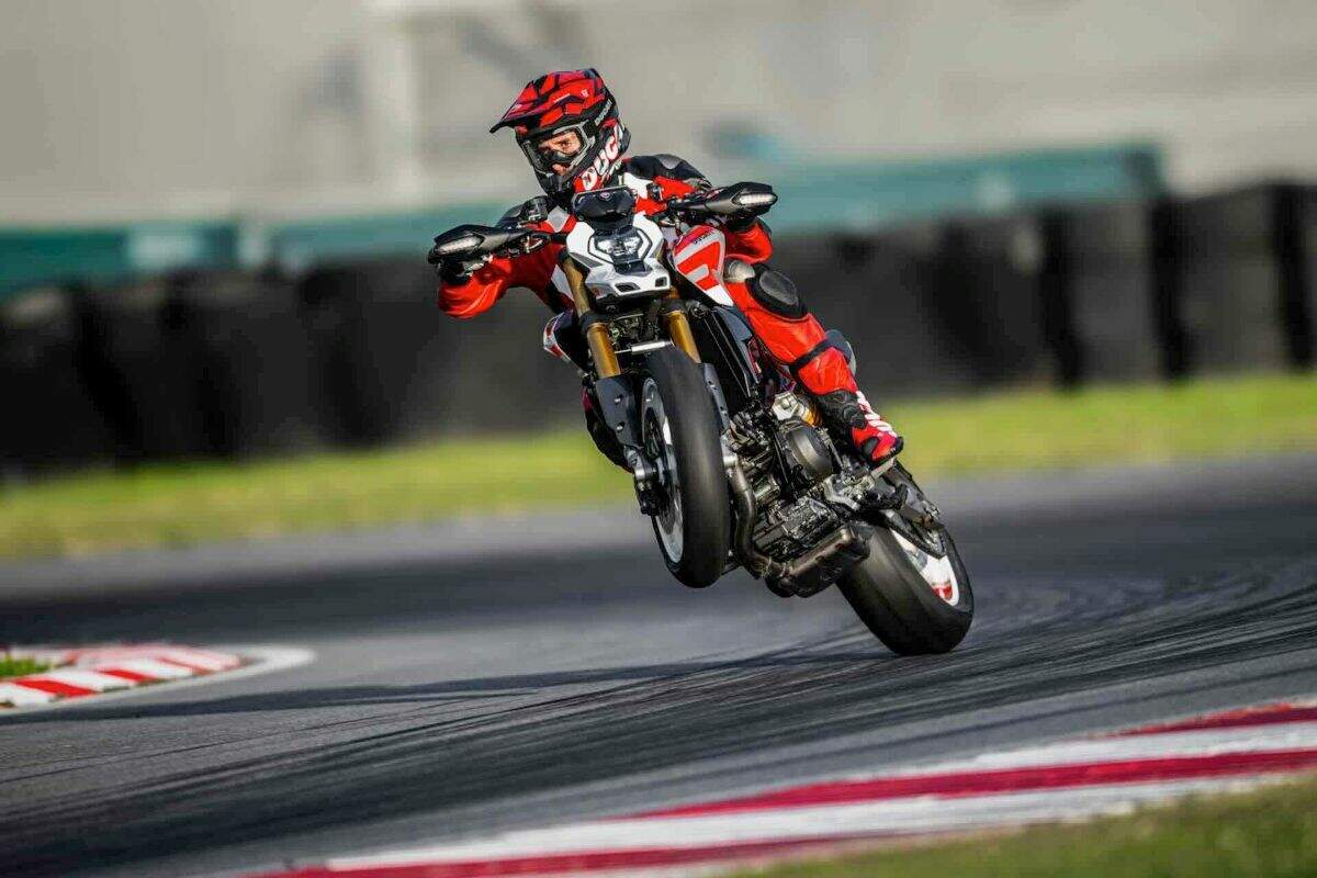 Ducati-Hypermotard-V2-2025_07