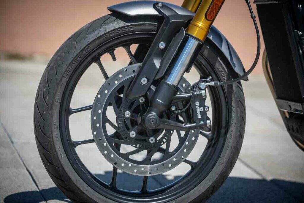 imagem do fgreio dianteiro da speed 400