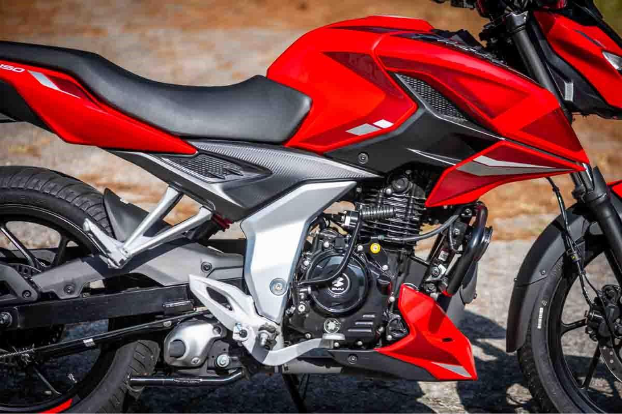 imagem do motor da bajaj n150