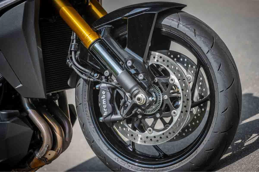 imagem do freio dianteiro da GSX-S1000 GX