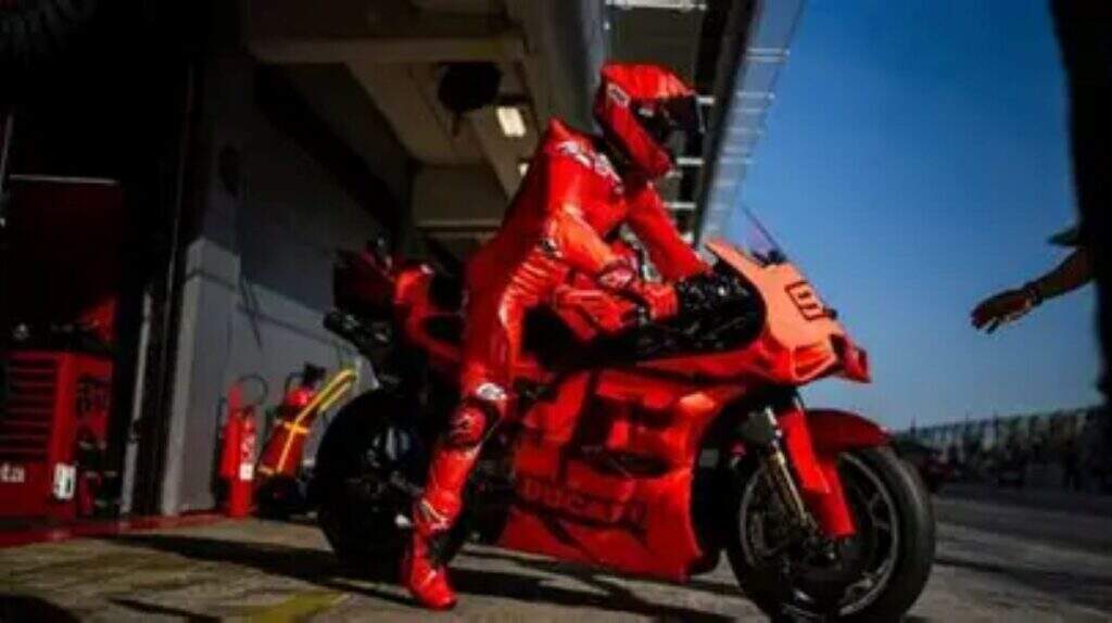 imagem Ducati Panigale V2 edição Marc Marquéz