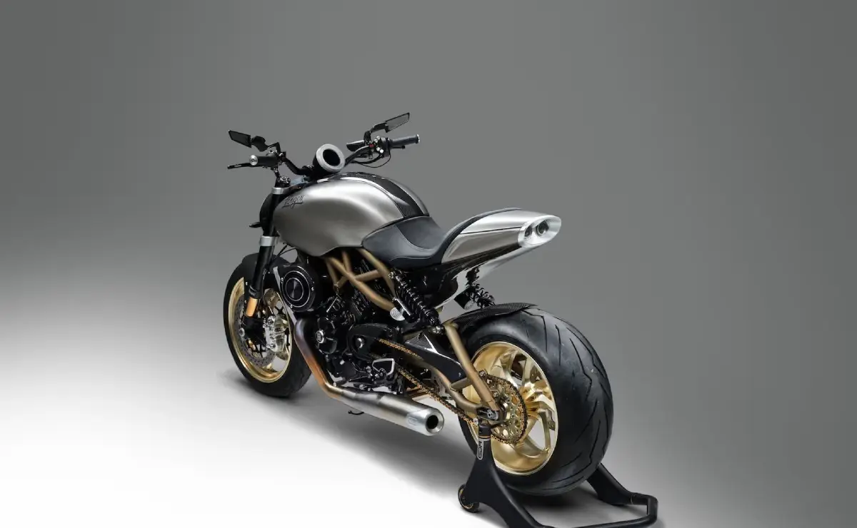 imagem-lateral-traseira-naked-langen-lightspeed-motociclismoonline