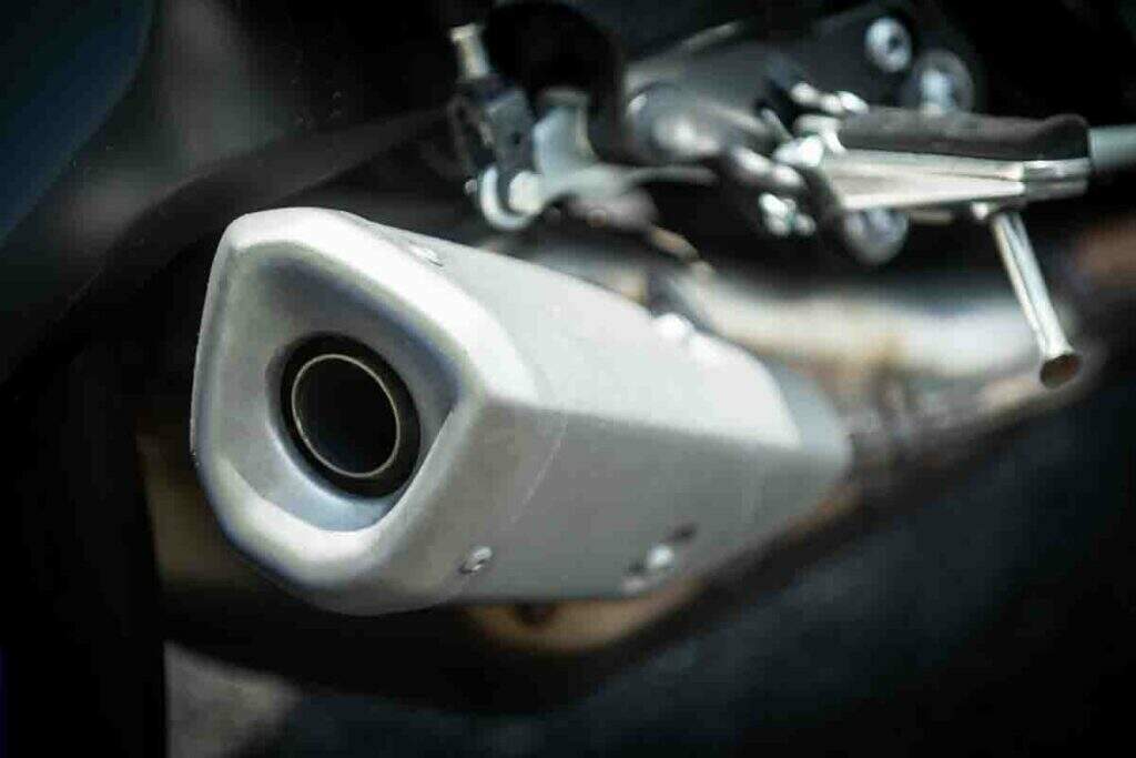 imagem ponteira do escapamento da mt-07