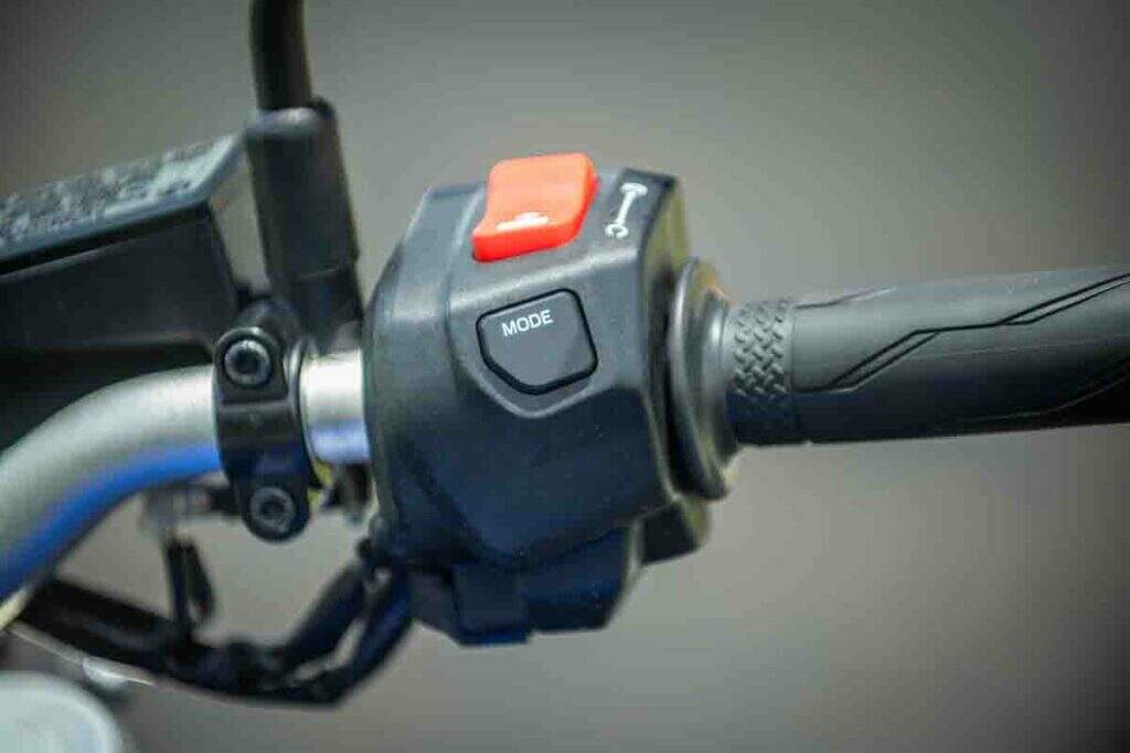 imagem do acelerador da Yamaha MT-07 Connected 2025