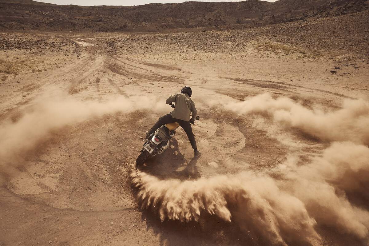 Aceleramos a nova Triumph Scrambler 900 que chega em 2026