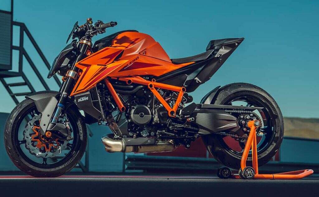 imagem lateral KTM 1390 Super Duke RR 2026