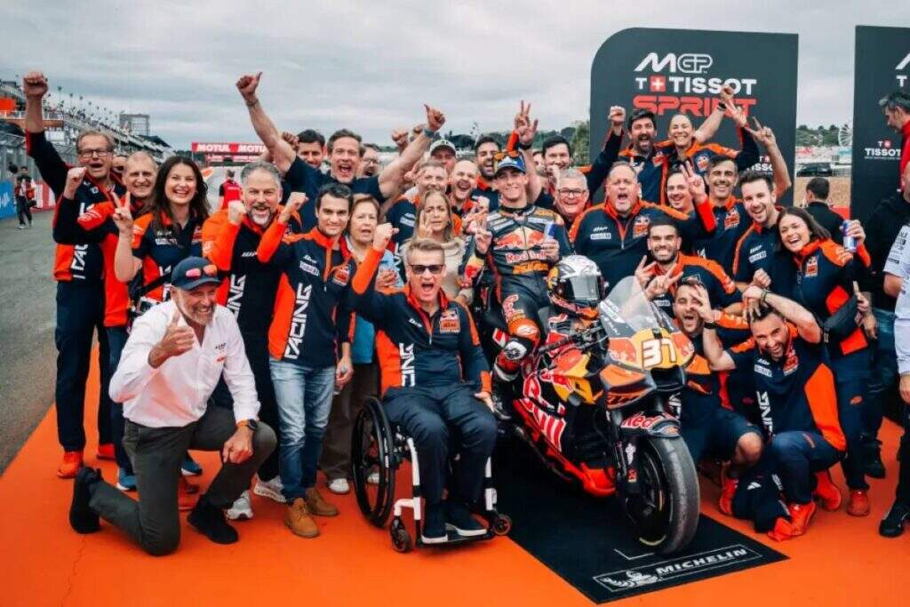 imagem ktm team factory