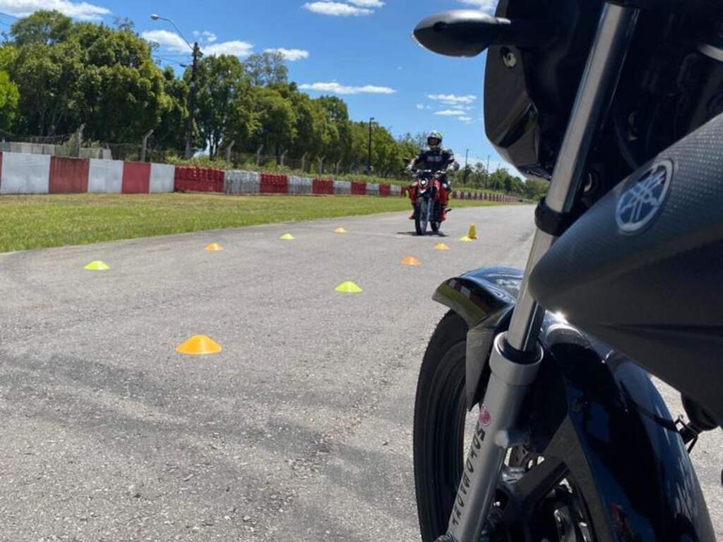 1º Dia de testes dos pneus Flash no Brasil, modelo FS10