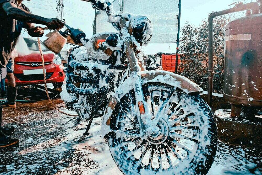 4 dicas de limpeza que ajudam a manter sua moto bonita e eficiente