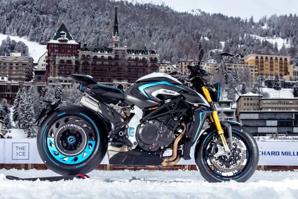 imagem MV Agusta Rush Titanio em St, Moritz