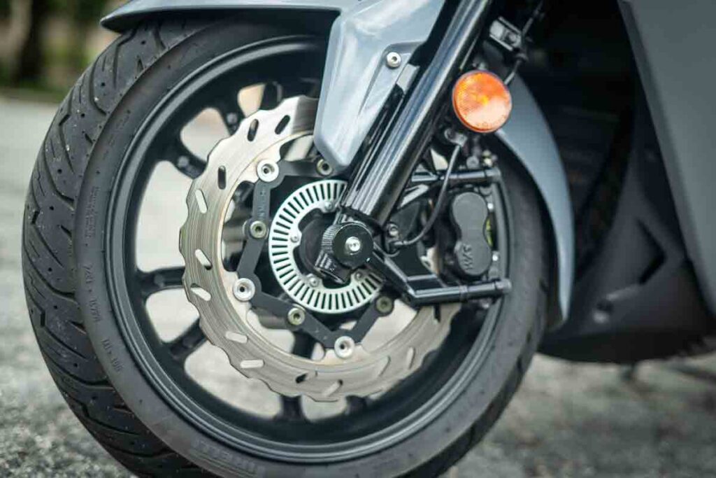 imagem freio dianteiro Dafra Maxsym 400 GT 2026