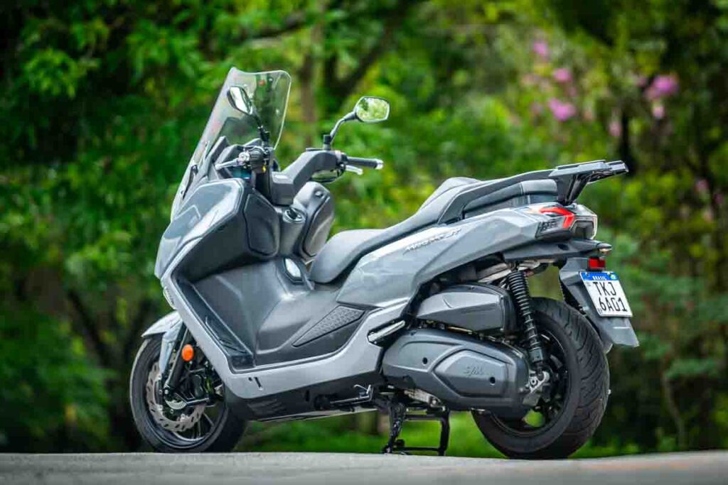 imagem traseira Dafra Maxsym 400 GT 2026