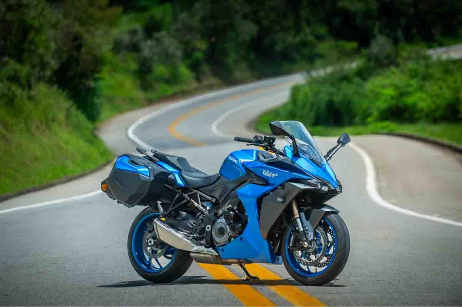 imagem lateral Suzuki GSX-S1000GT 2026
