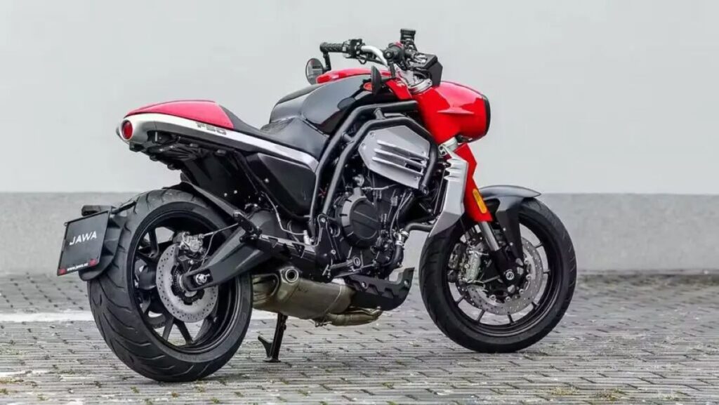 imagem trasira da Jawa 730 Twin