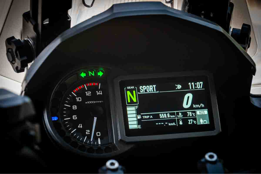 imagem do painel TFT da Kawasaki Versys 1100 GT 2026