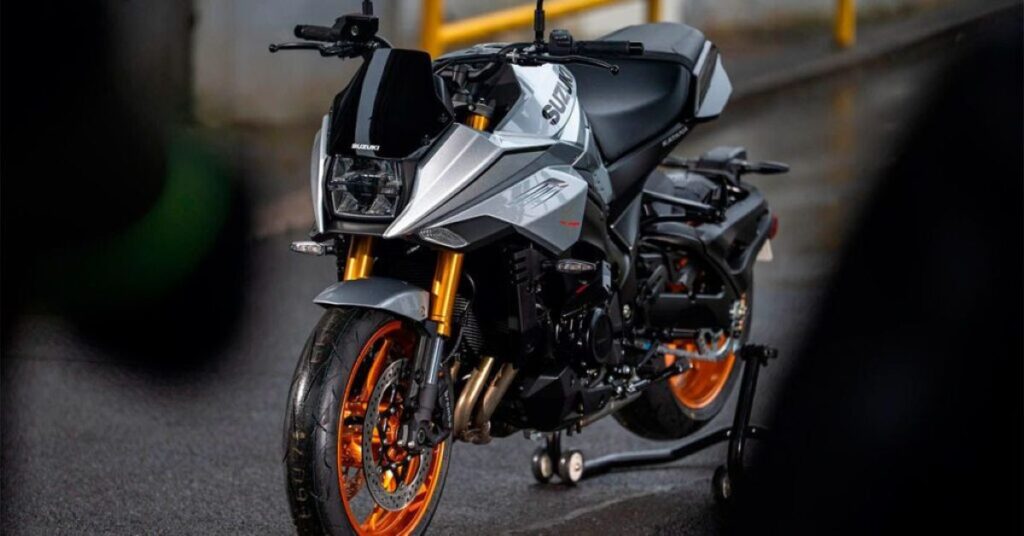 imagem frontal da Suzuki Katana Limited Edition