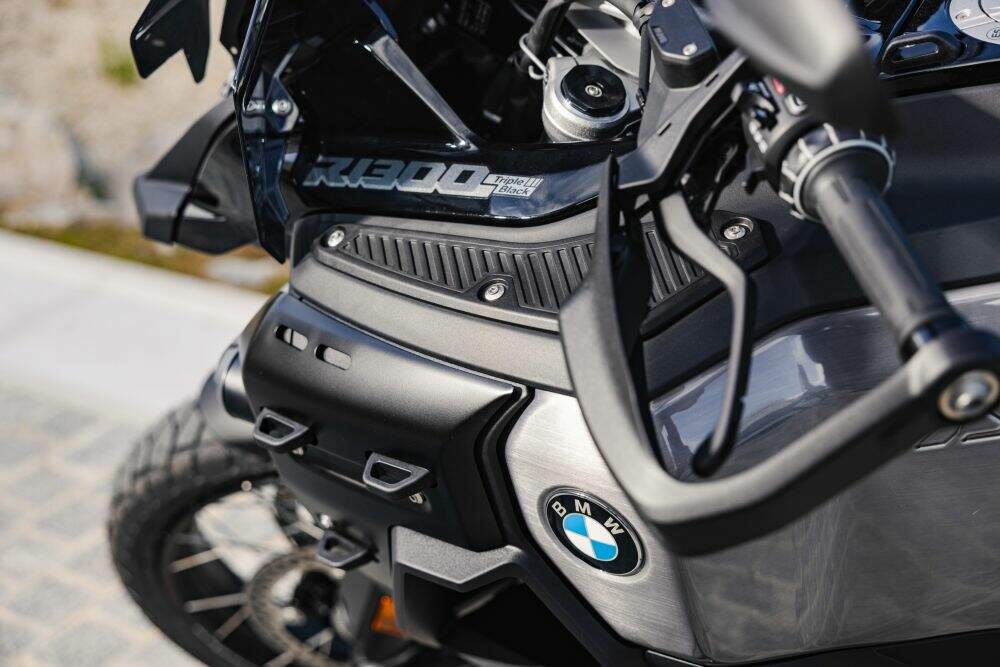 BMW-R-1300-GS-Adventure-Dark (3)