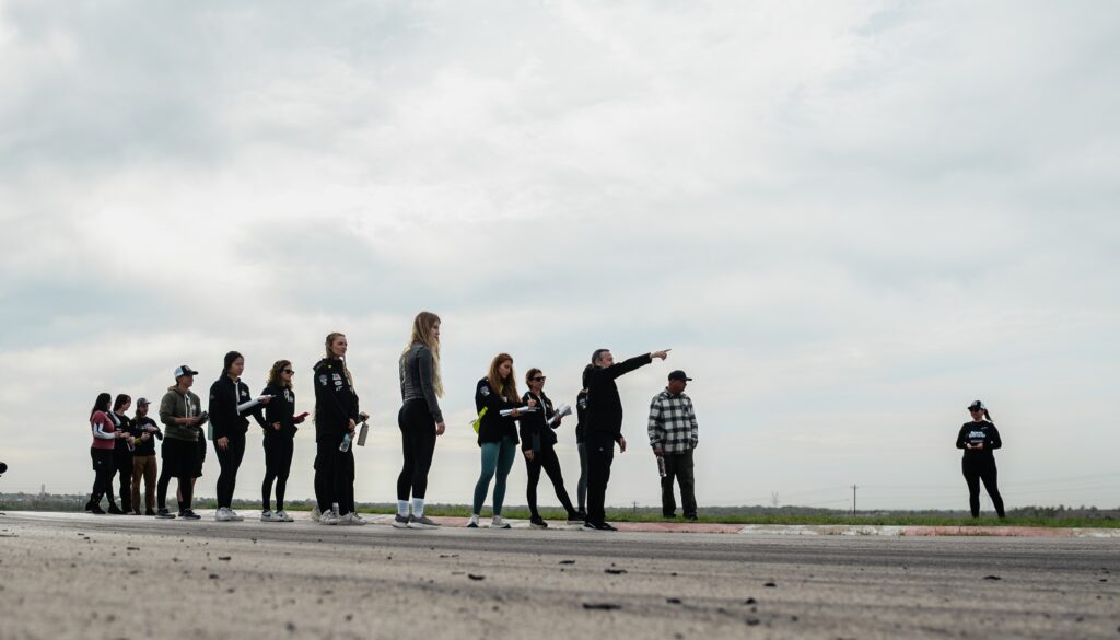 Build. Train. Race. - Foto: Divulgação Royal Enfield