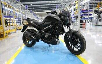 Bajaj-Dominar-400-pneus-Pirelli