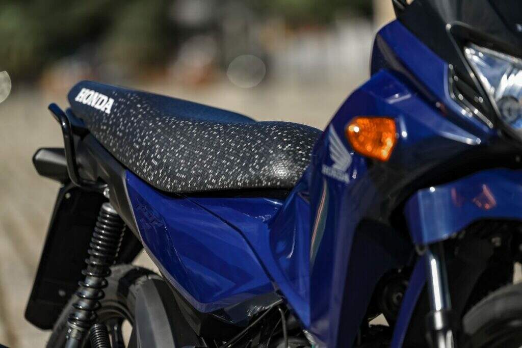 imagem lateral da Honda Pop 110i ES 2027