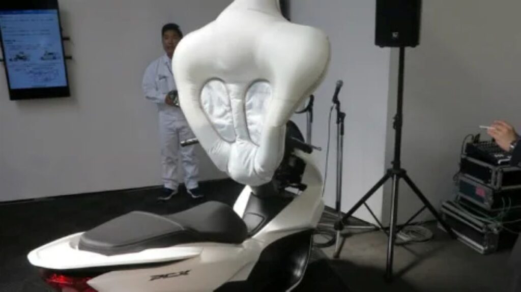 imagem scooter honda com airbag