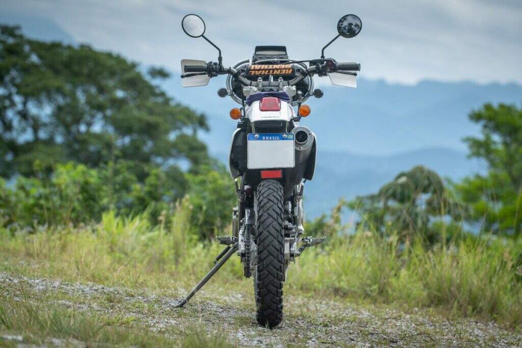 imagem traseira honda xr 400