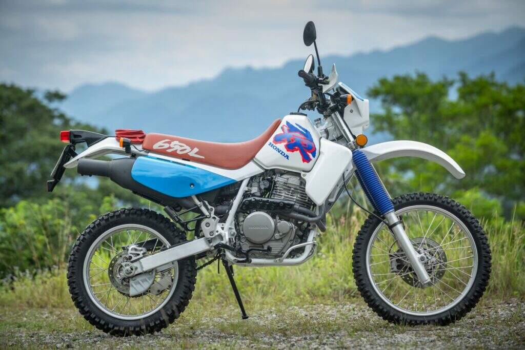 imagem lateral honda xr 650
