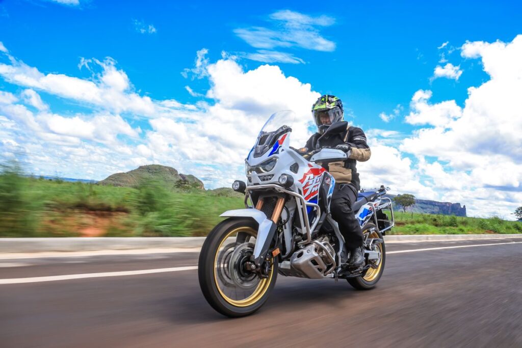 imagem Honda CRF 1100L Africa Twin adventure sports dct es 2026