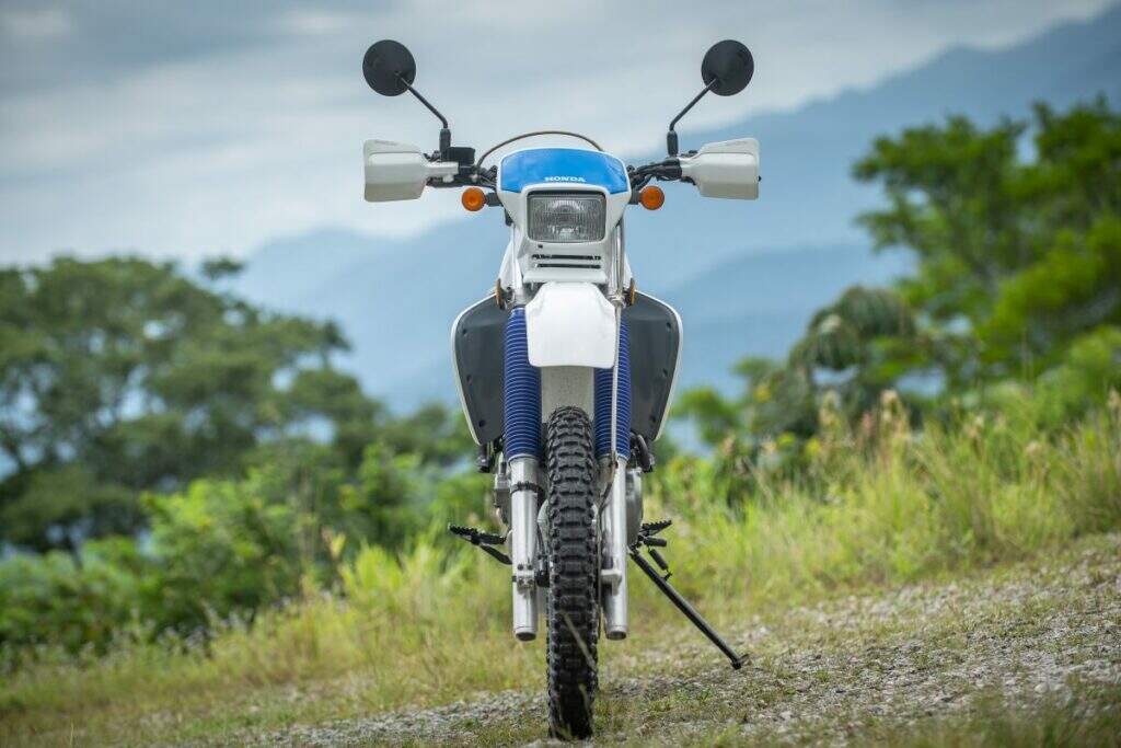 imagem frontal honda xr 650
