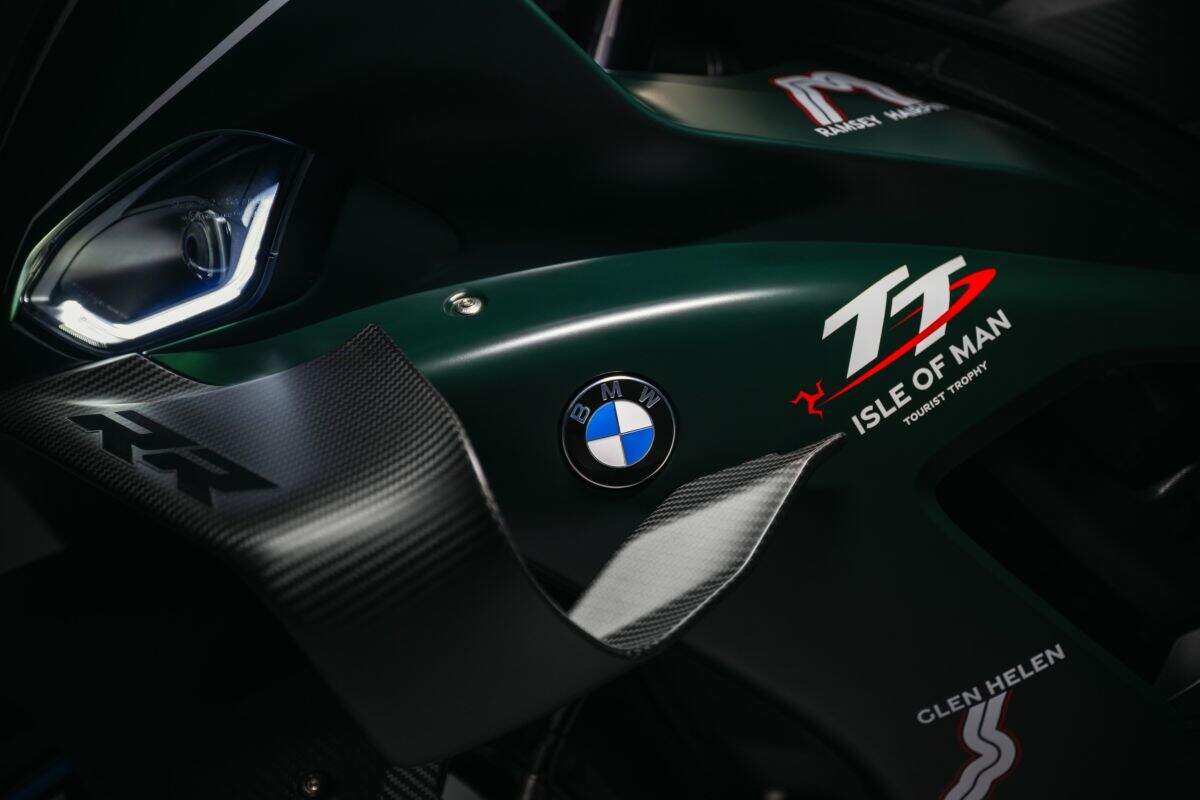 BMW M RR Limited Edition Isle of Man TT (4)