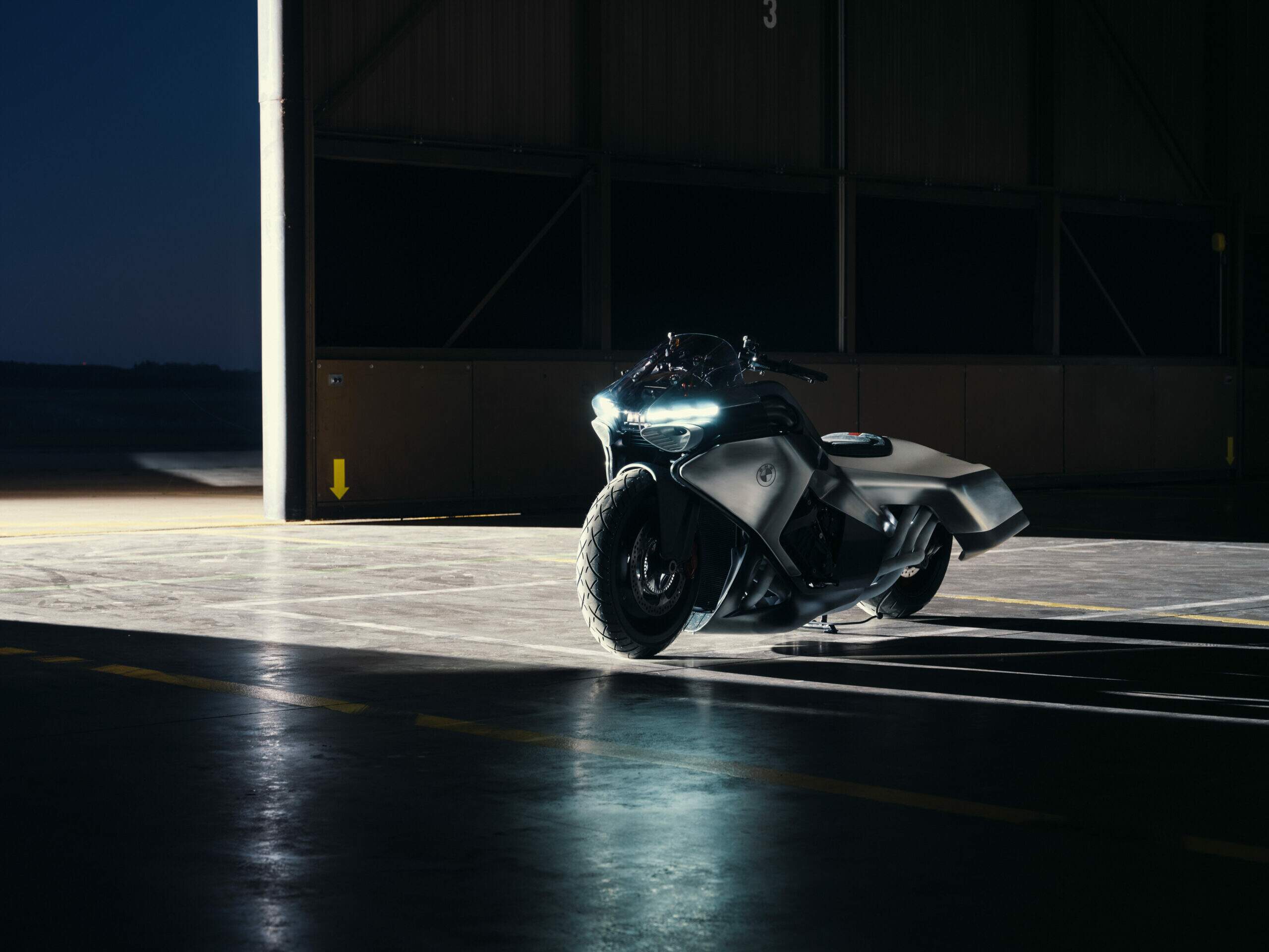 BMW Motorrad Vision K18-6