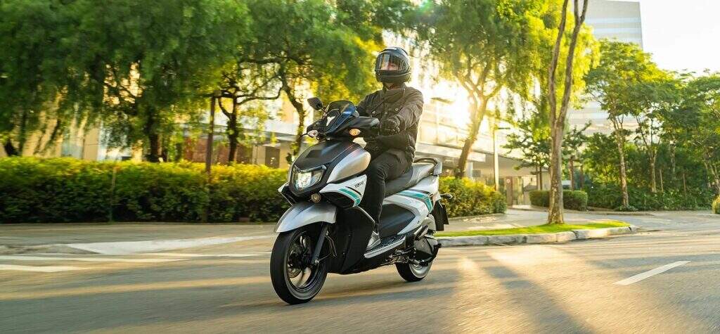 YAMAHA ZR HYBRID CENNECTED