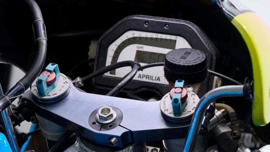 imagem do painel da Aprilia RS125R de Valentino Rossi